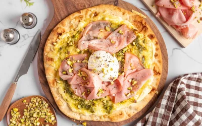 Pizza med mortadella og pistasjnøtter